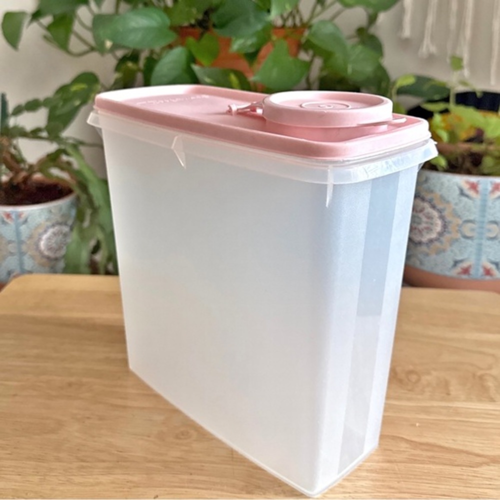Tupperware Clear Cereal Keeper Container 469-9 with Pink Lid Hinge Spout 471-12